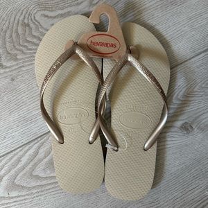 Gold Havianas NWT